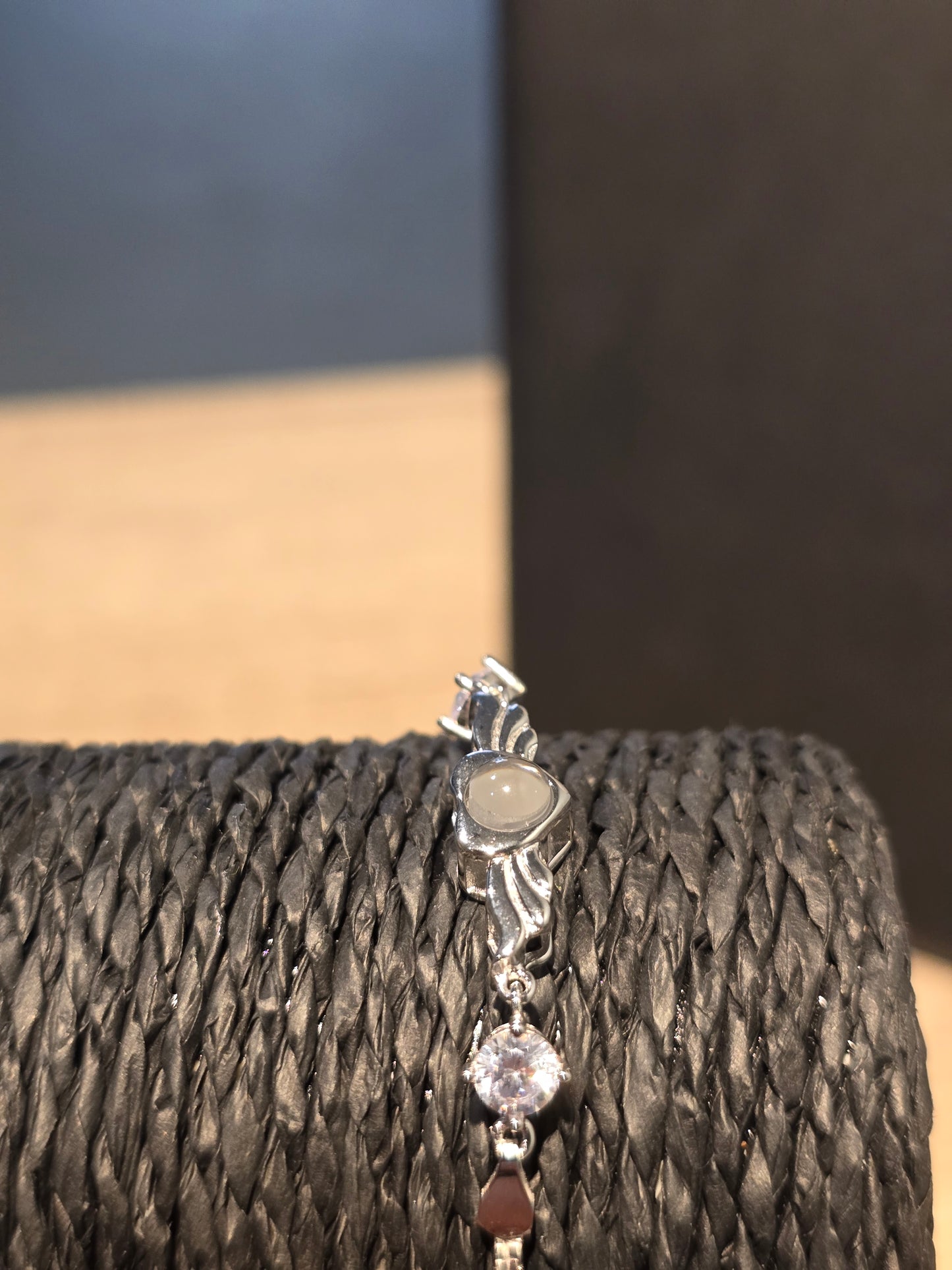 Βραχιόλι με φτερωτή καρδιά από ασήμι και πέτρα προβολής εικόνας